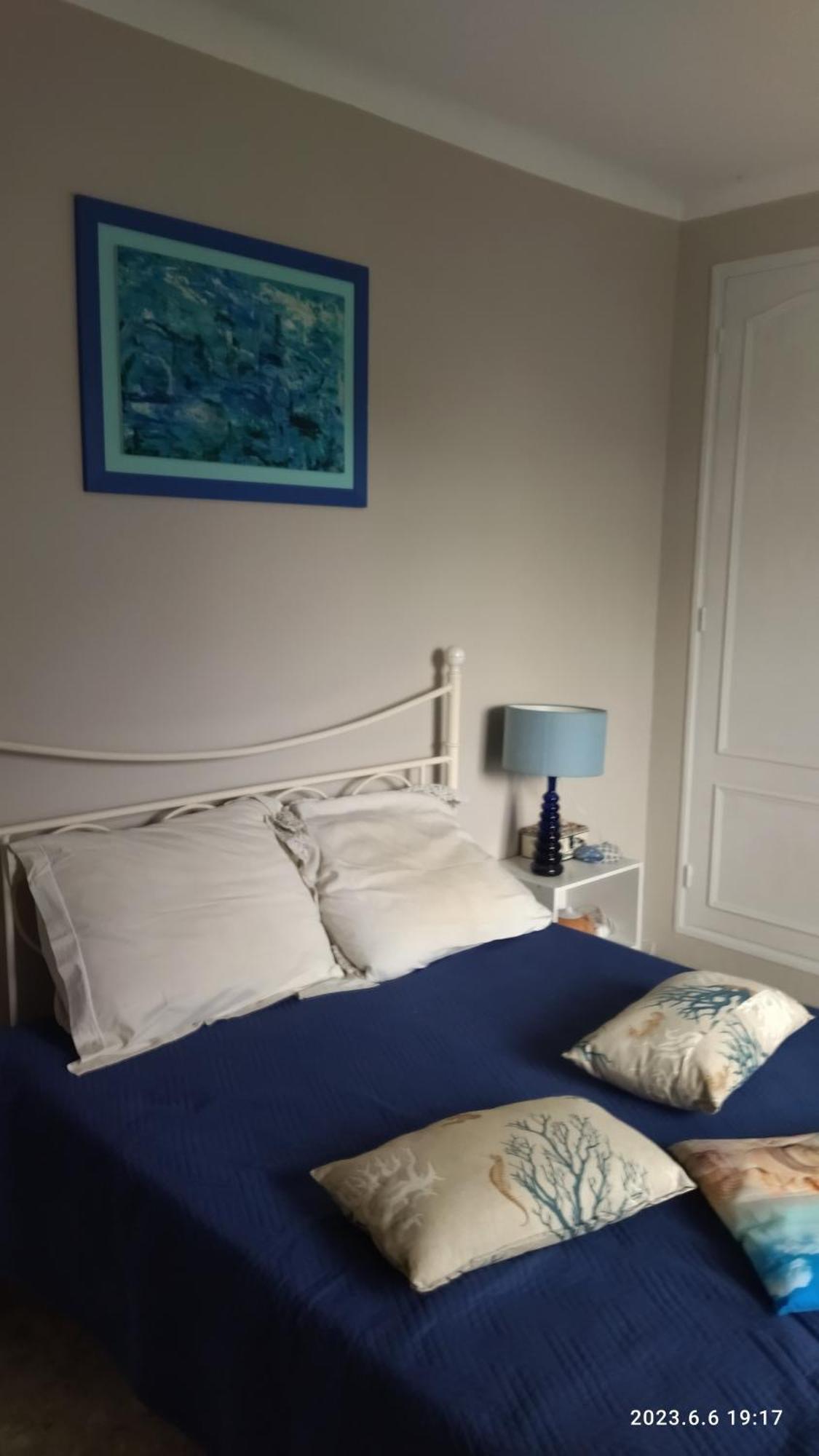 La Maison Du Bonheur Velleron Экстерьер фото